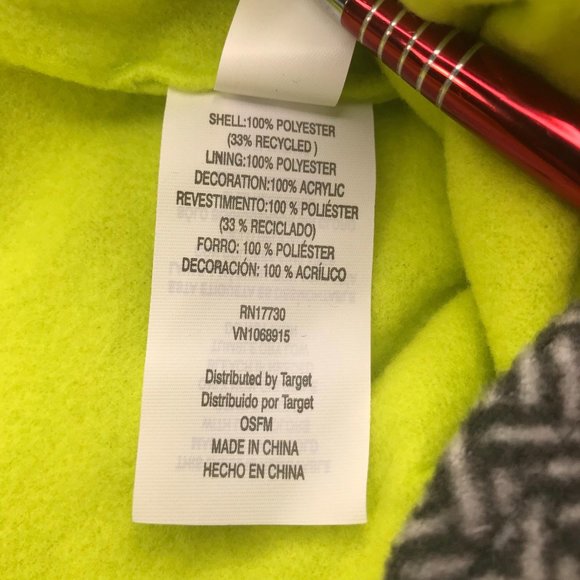 Cat and Jack Girl's Gloves and Hat Zig Zag Gray Green Pom New - Picture 10 of 14